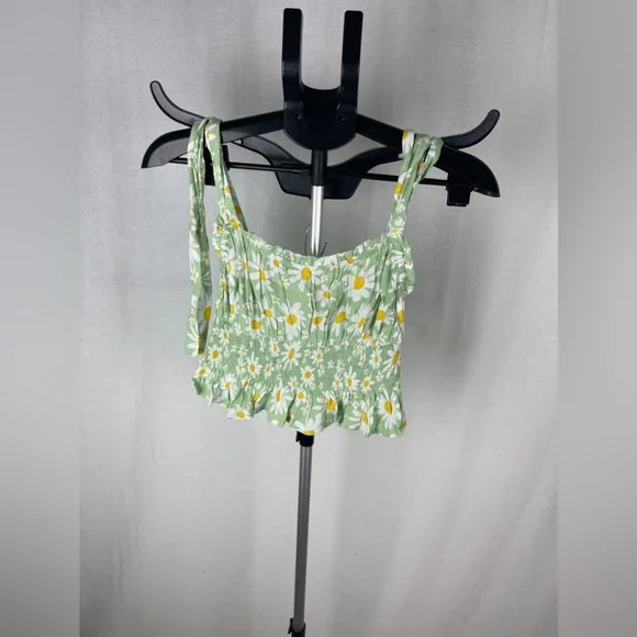 ELODIE Green Floral Tie Shoulder Smocked Crop Tank Size Small NWT - Picture 4 of 10
